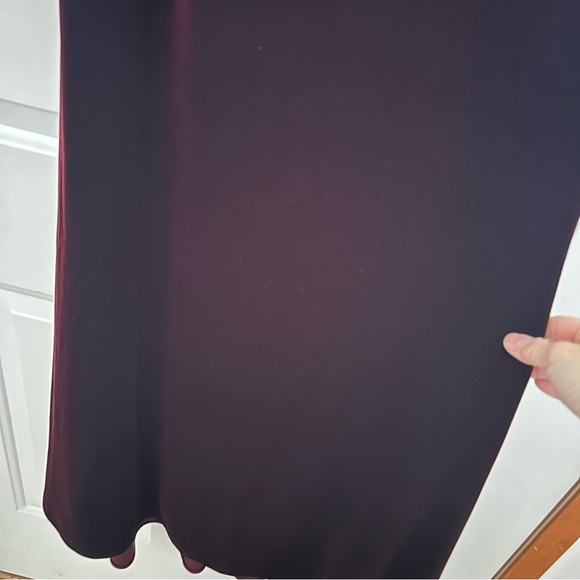 Red carpet ready! Betsy & Adam one shoulder bow velvet gown size 12 - Picture 8 of 8